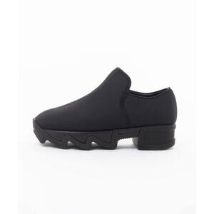 iRi WES I Black Low Top Sneaker